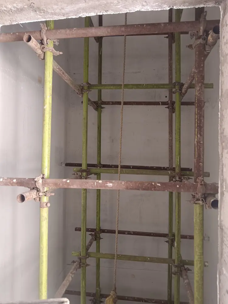 Cuplock scaffold platform and vertical access frame