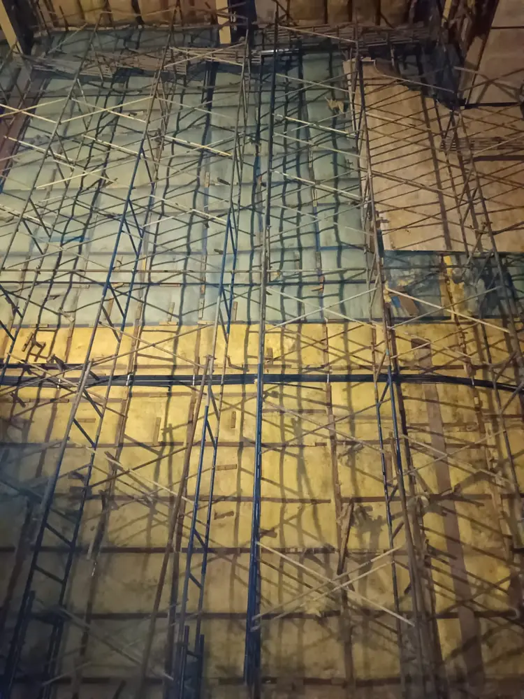 Large interconnected scaffold framework at a project site